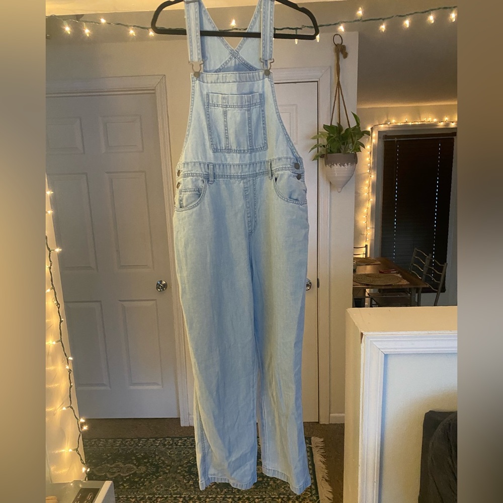 Universal Thread Target Overalls Light Wash Denim